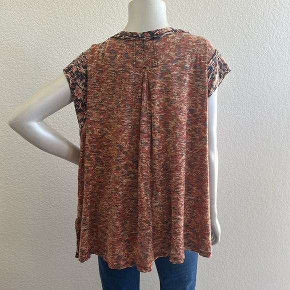 Free People High Tide Dual Print High/Low Top - Picture 7 of 13